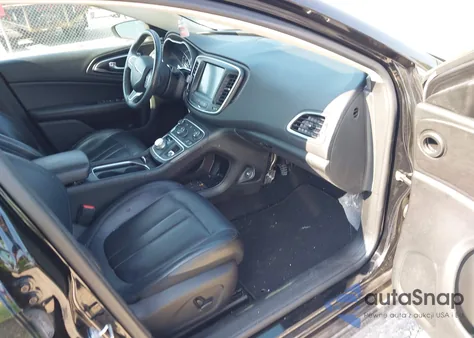 2016 Chrysler 200 Limited Platinum z USA, uszkodzony, nr VIN 1C3CCCAB7GN195263